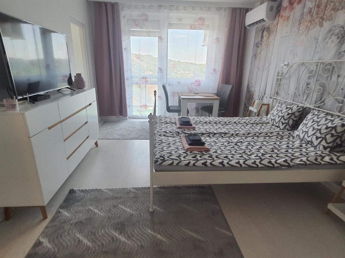 Hegyalja Apartman Mişcolţ Exterior foto