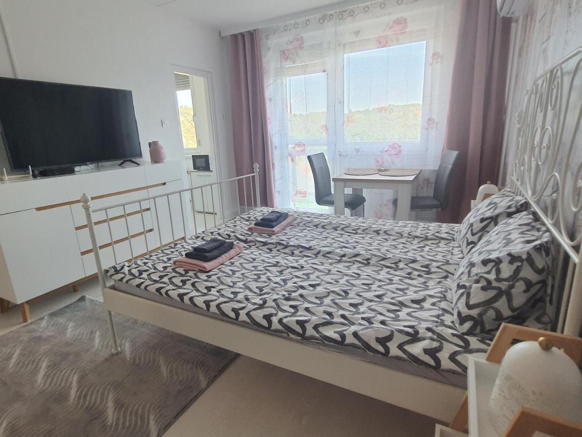 Hegyalja Apartman Mişcolţ Exterior foto